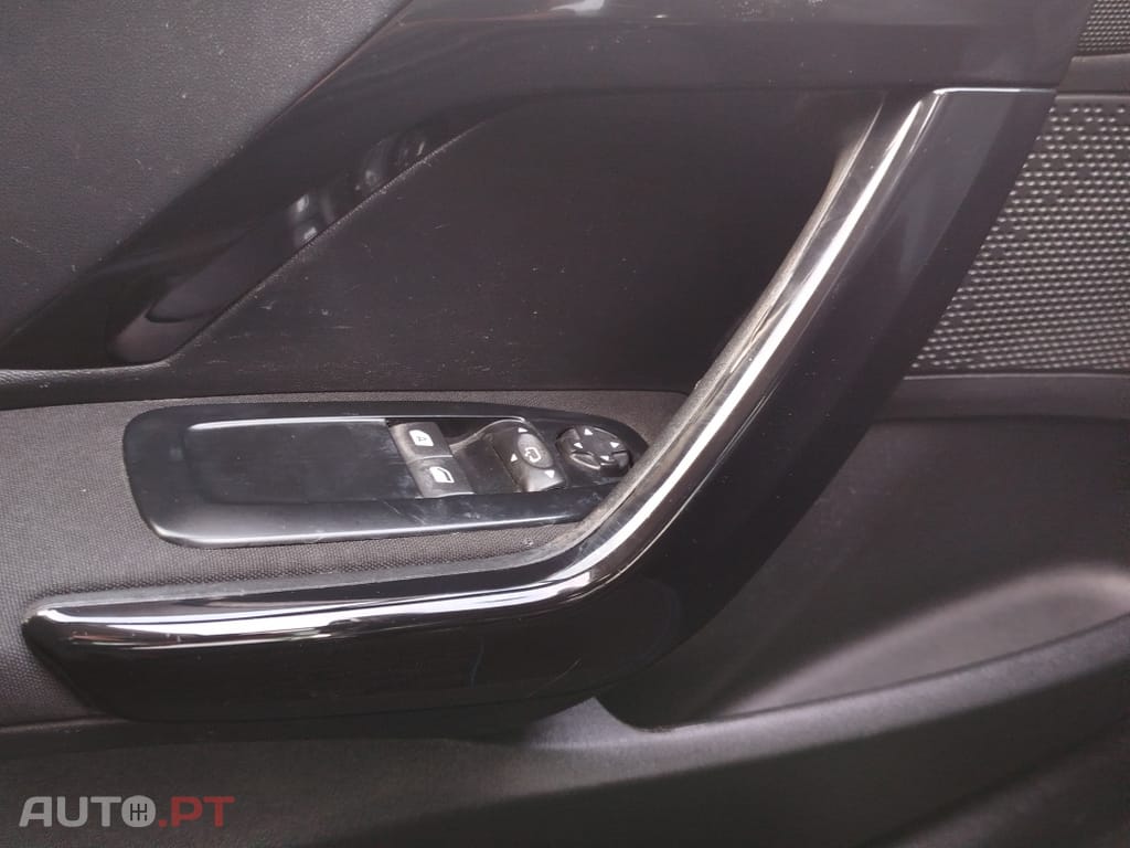 Peugeot 208 1.5 BlueHDi Signature