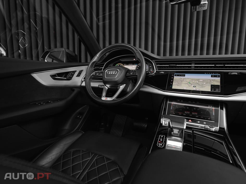 Audi Q7 55 TFSIe quattro S line Tiptronic