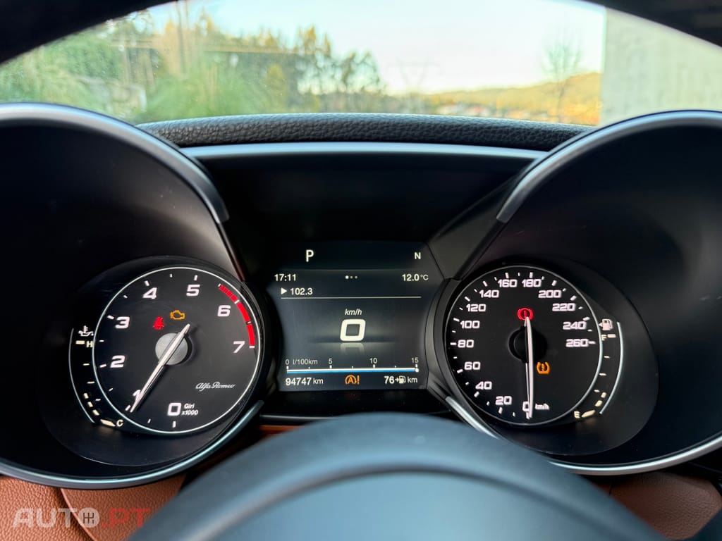 Alfa Romeo Giulia 2.0 Turbo 16V AT8-Q4 Veloce