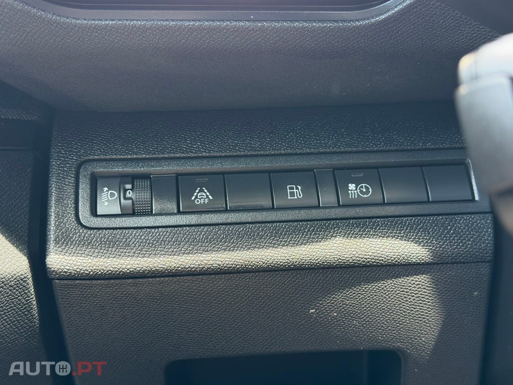 Peugeot 3008 1.6 Hybrid Allure e-EAT8