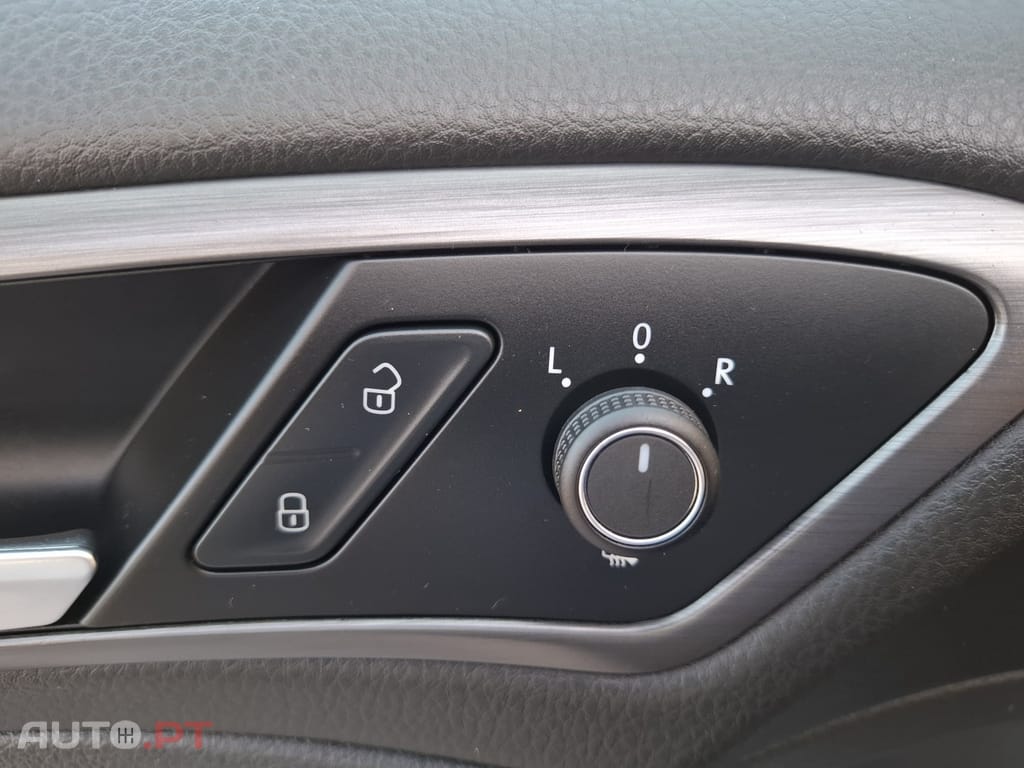 Volkswagen Golf Variant 1.6 TDi Confortline — fotografia 17