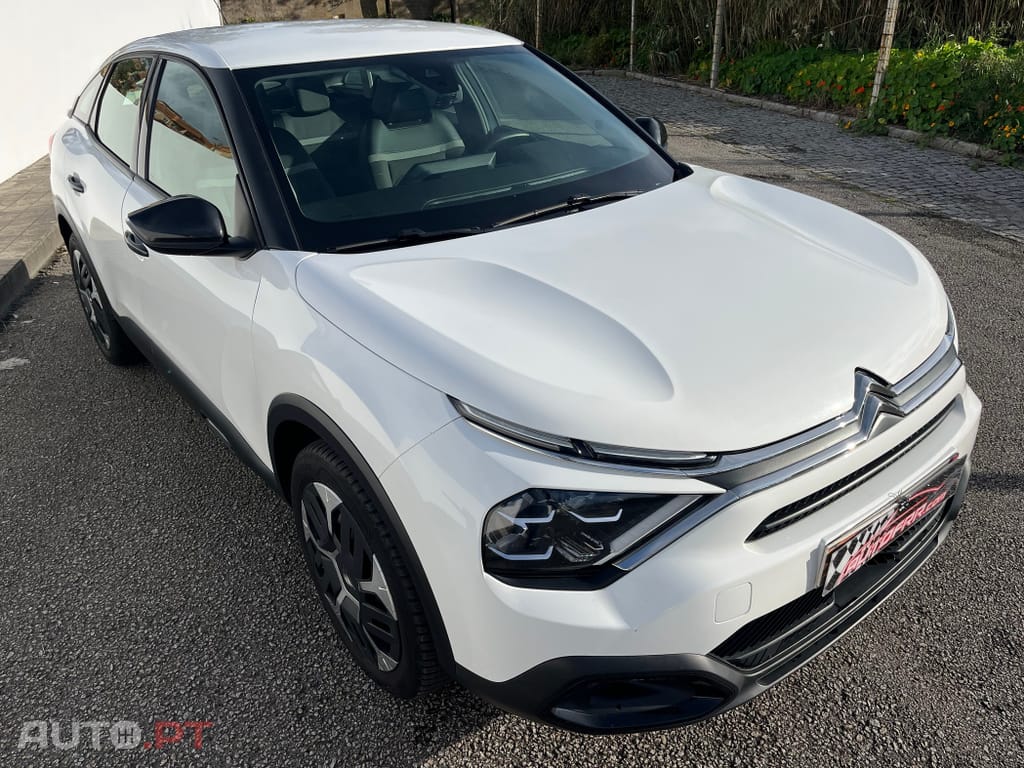 Citroen C4 PureTech 130 Stop&Start EAT8 SHINE