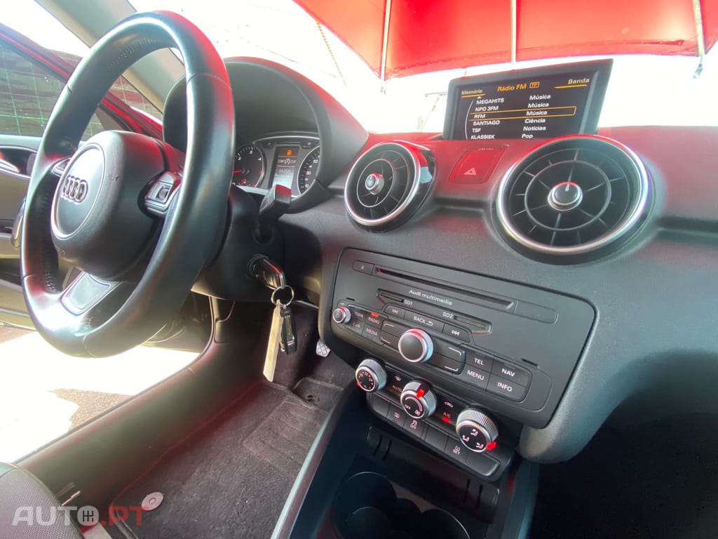 Audi A1 1.6 TDi S-line