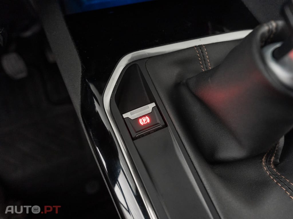 Peugeot 3008 1.5 BlueHDi Active