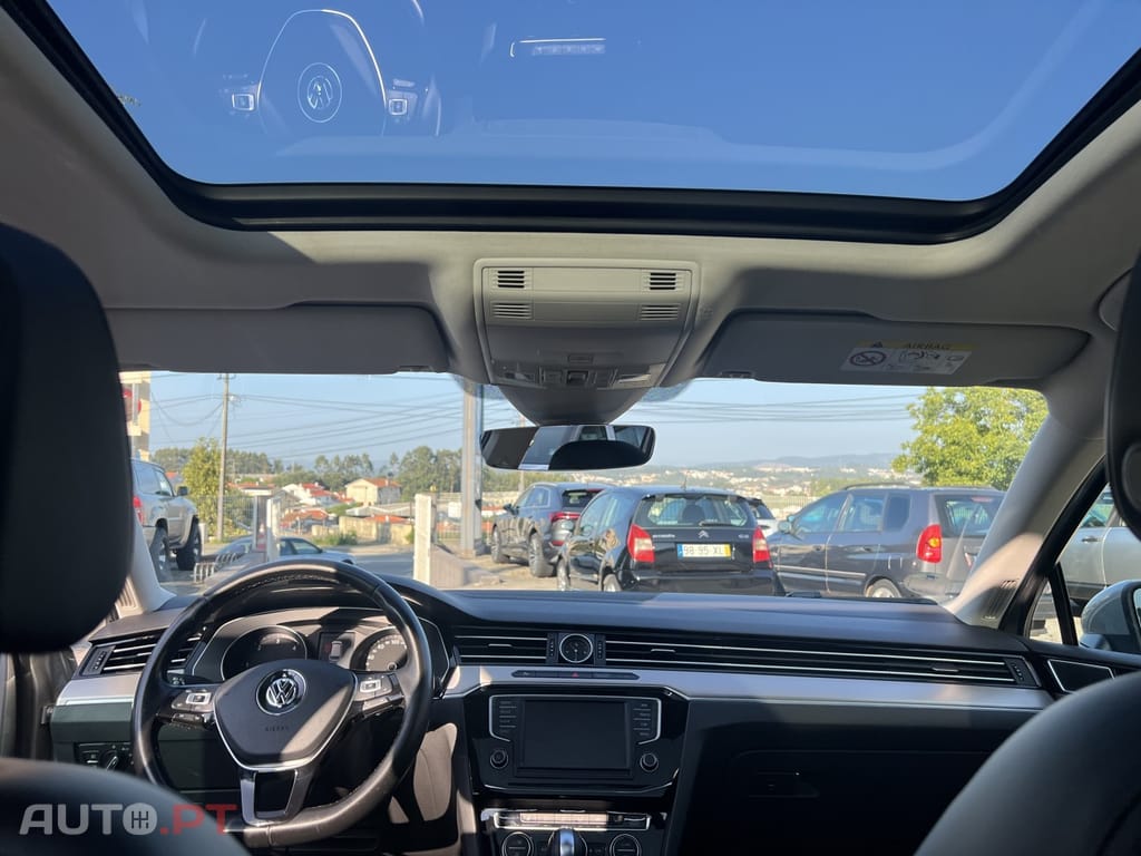 Volkswagen Passat Variant 2.0 TDi R-Line DSG