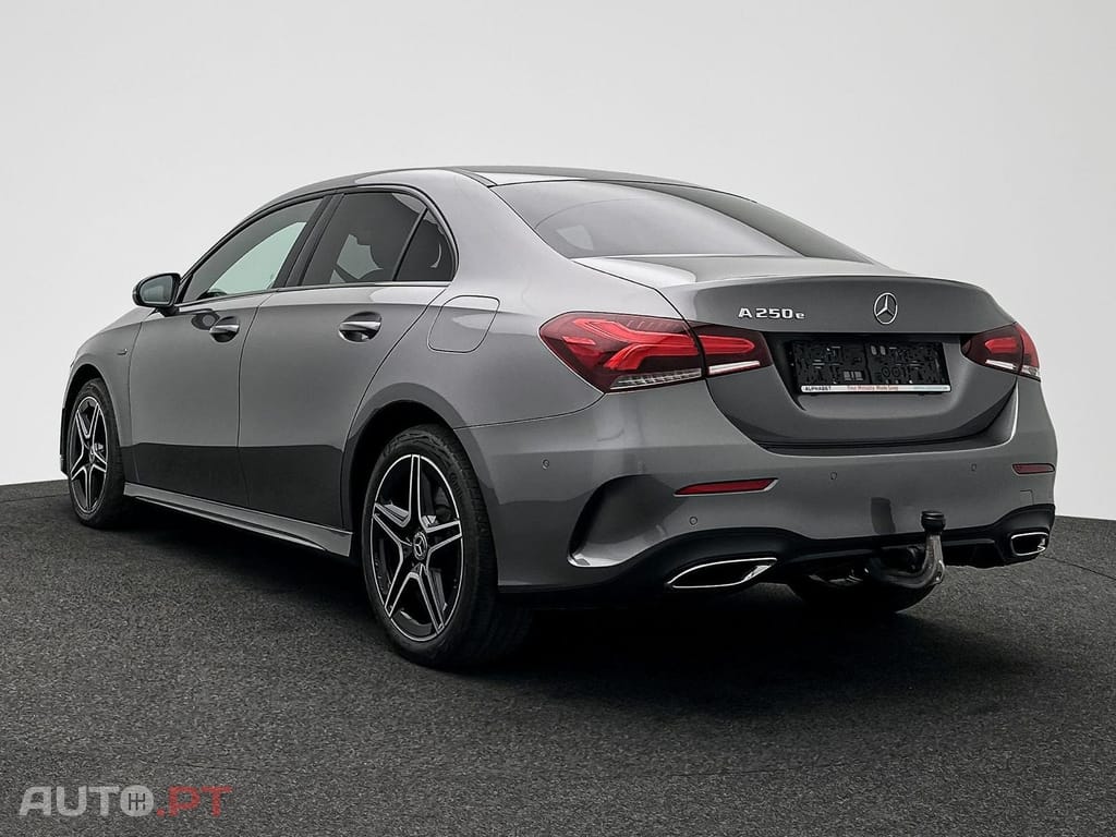 Mercedes-Benz A 250 e AMG Line