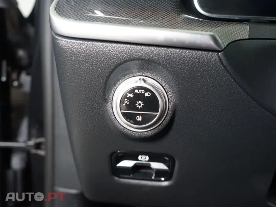 Mercedes-Benz C 300 e T 9G-TRONIC AMG Line