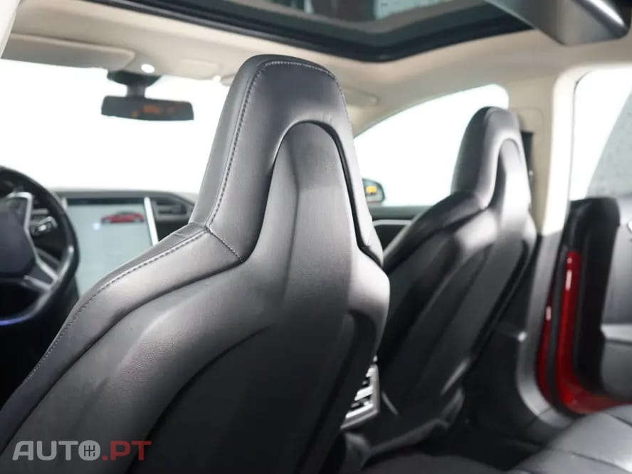 Tesla Model S 85