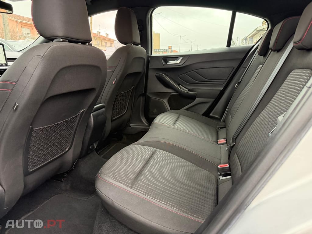 Ford Focus 1.0 EcoBoost MHEV ST-Line