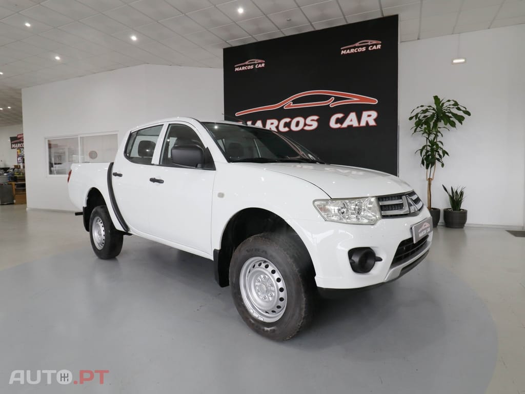 Mitsubishi L200 2.5 DI-D CD Invite CC 4WD