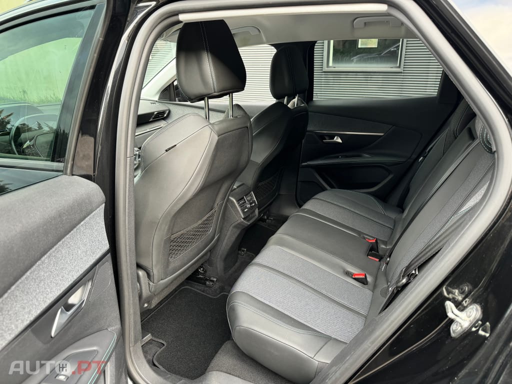 Peugeot 3008 1.5 BlueHDi Allure Pack