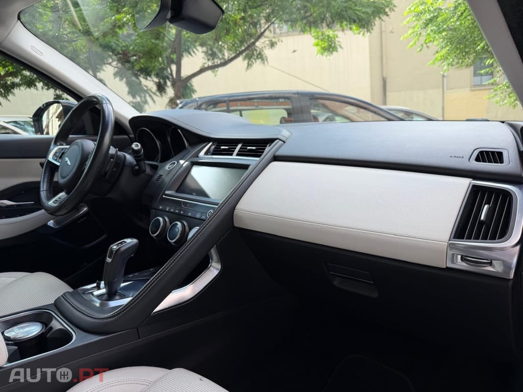 Jaguar E-Pace 2.0 i4 R-Dynamic HSE AWD Aut.