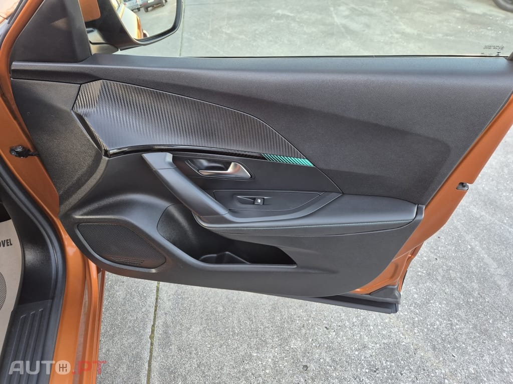 Peugeot 2008 1.2 PureTech Allure Pack