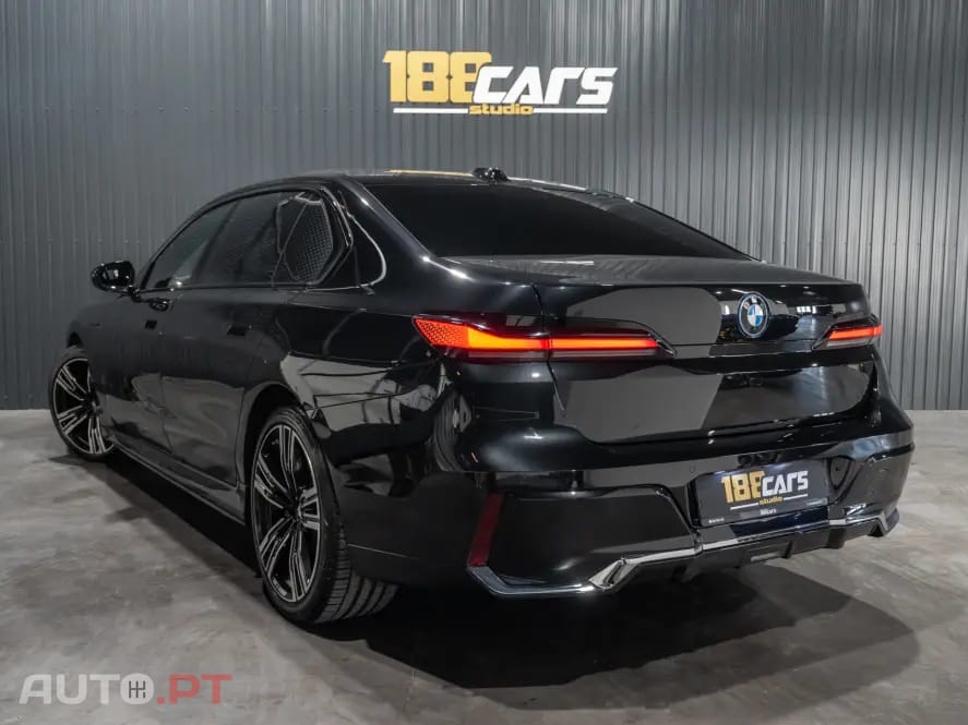 BMW 750 750e xDrive Pack Desportivo M