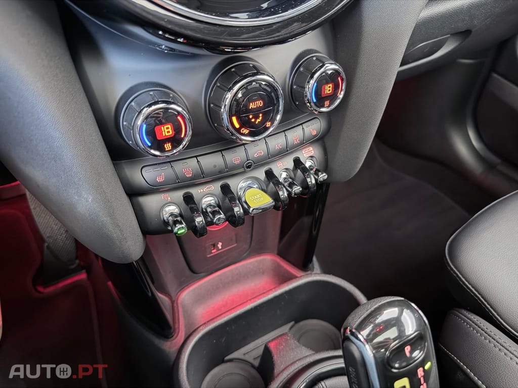 MINI Cooper Cooper SE Premium Classic