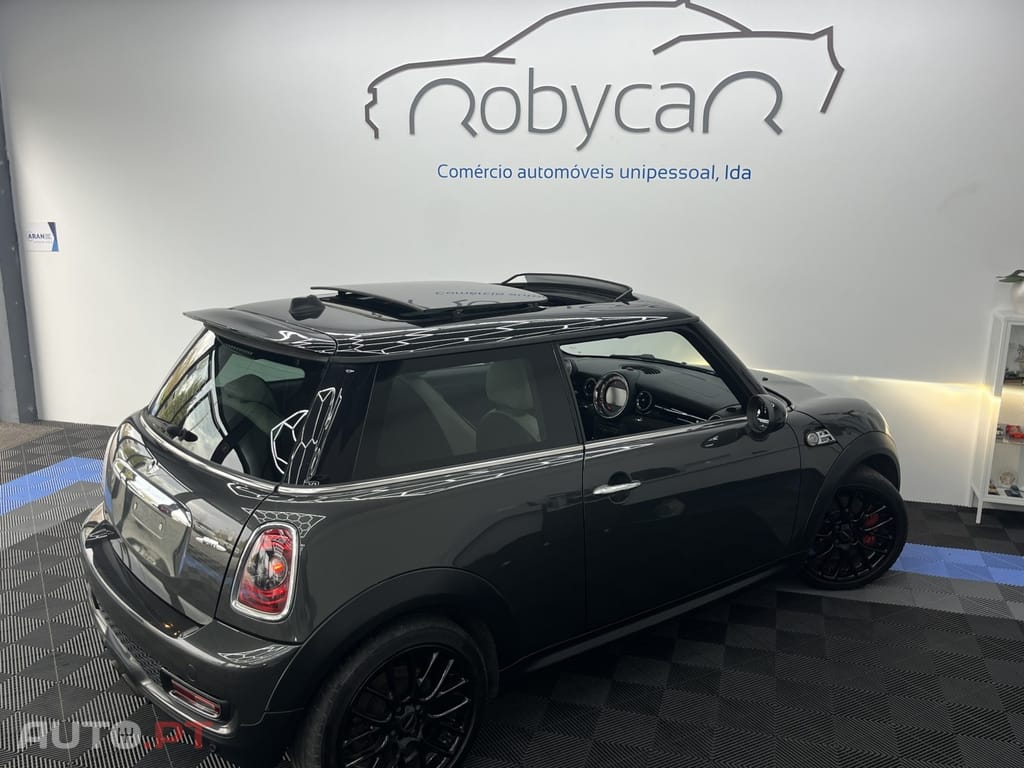 MINI Cooper John Cooper Works