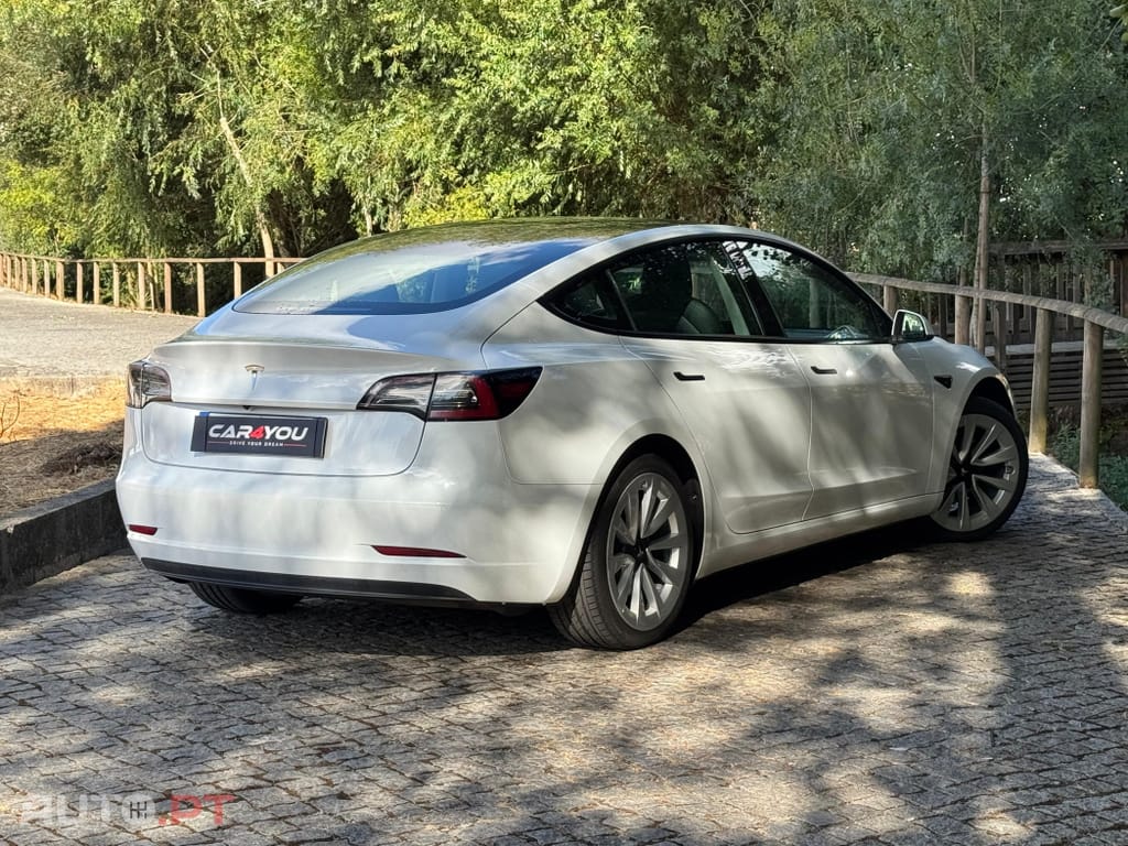 Tesla Model 3 Standard Range Plus RWD