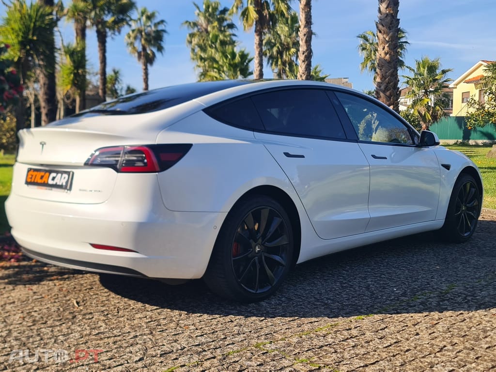 Tesla Model 3 Long-Range Dual Motor AWD