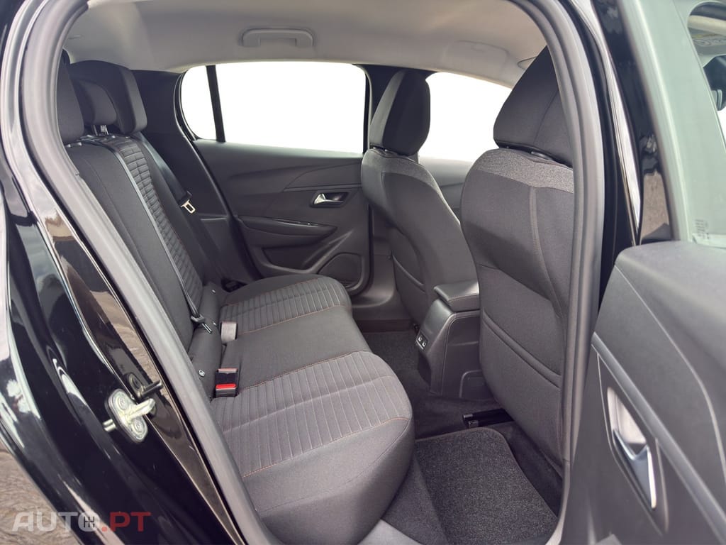 Peugeot E-208 50 kWh Active
