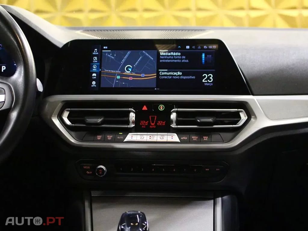 BMW 330 e Line Luxury Auto