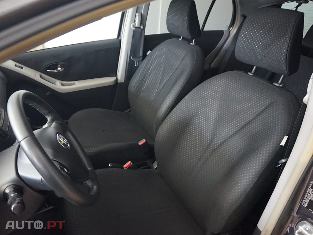 Toyota Yaris 1.0 VVT-i Confort