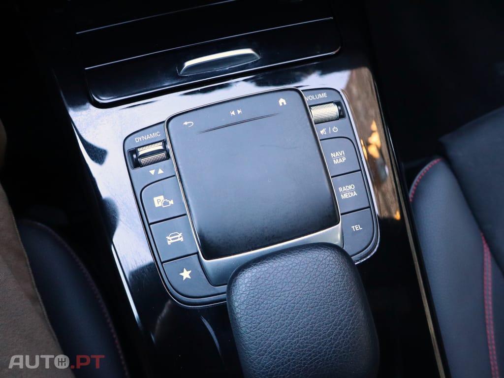 Mercedes-Benz A 250 e AMG Line