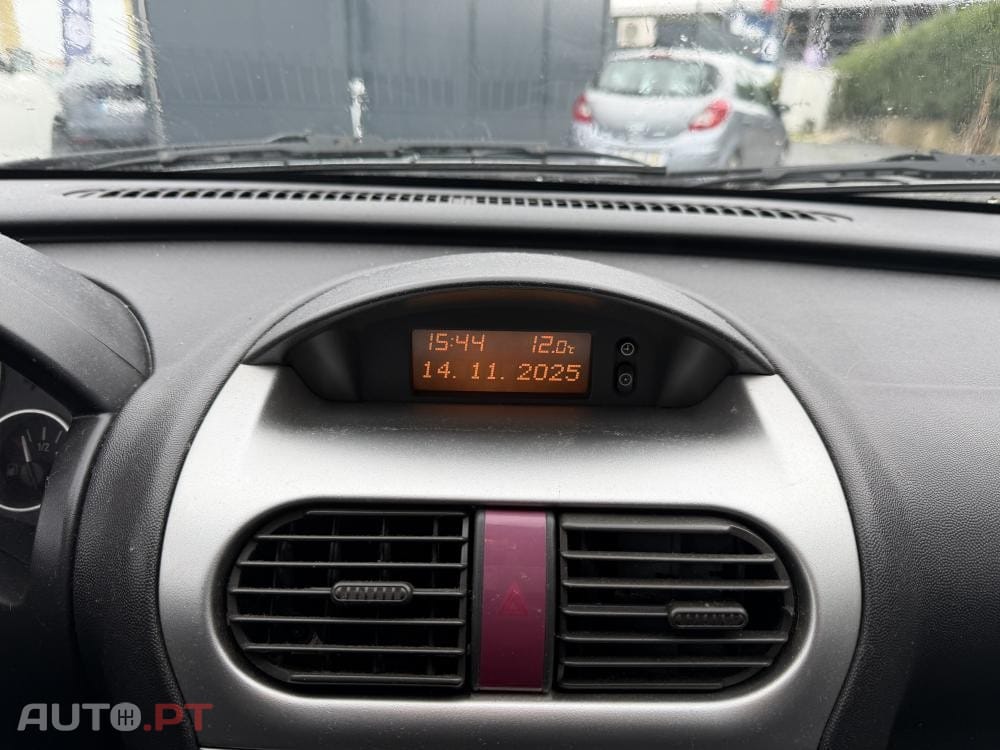 Opel Corsa 1.2 16V Enjoy