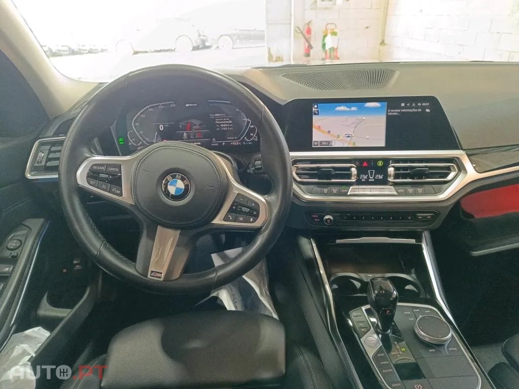 BMW 330 e Touring Auto