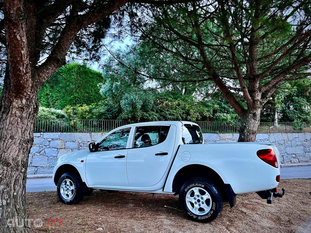 Mitsubishi L200 DI-D  4x4