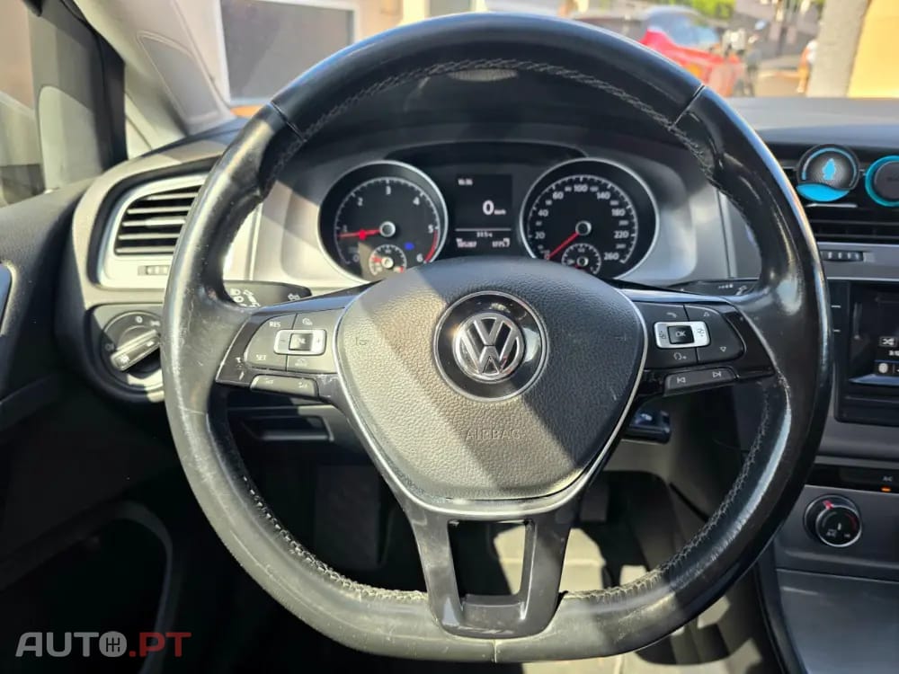 Volkswagen Golf 1.6 TDi Confortline