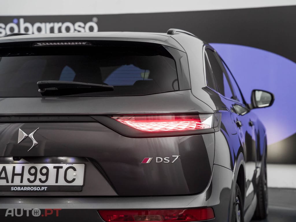 DS DS7 Crossback E-Tense Performance Line EAT8
