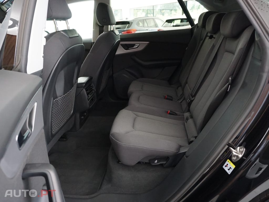 Audi Q8 55 TFSIe quattro Tiptronic competition plus