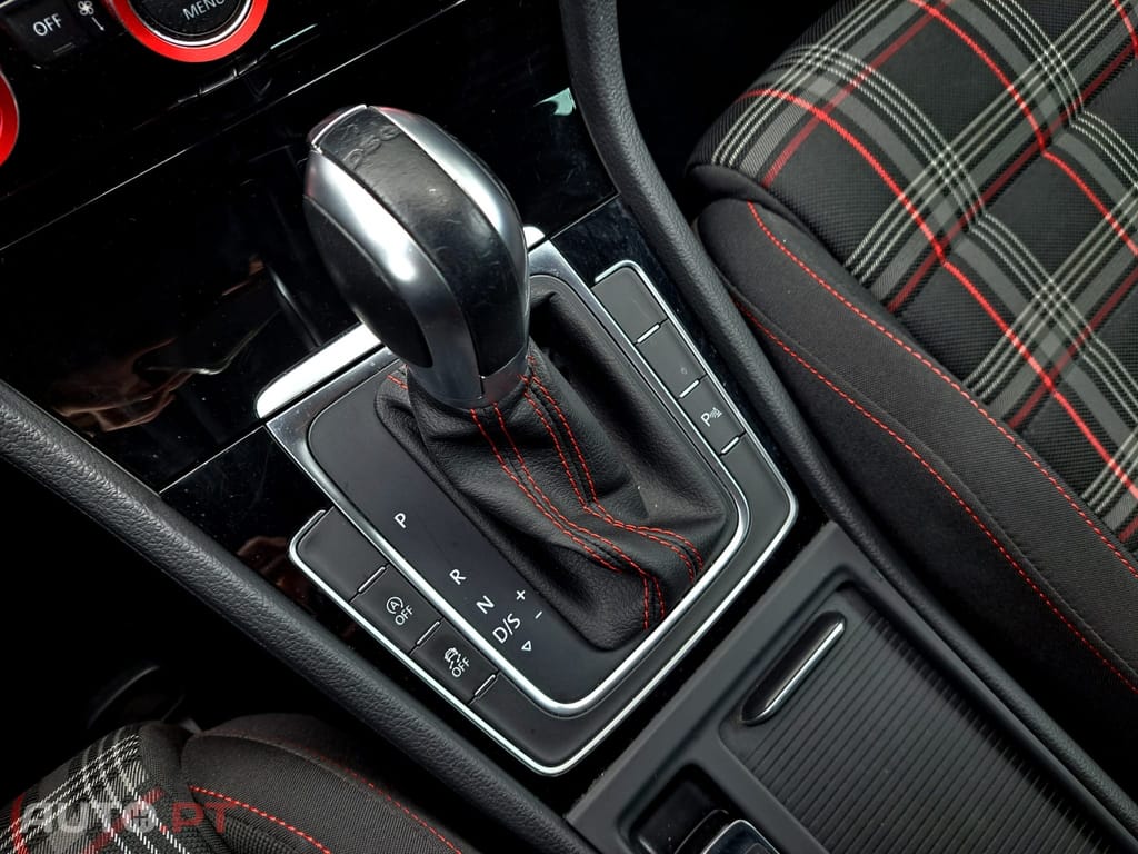 Volkswagen Golf 2.0 TSI GTI DSG Performance