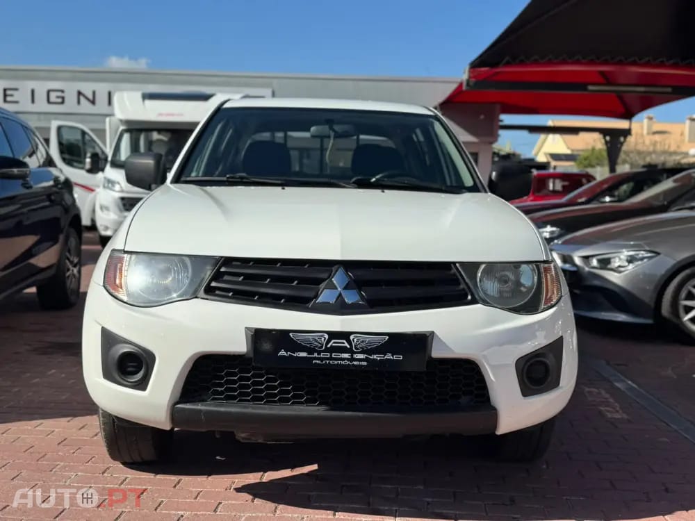 Mitsubishi L200 2.5 DI-D CD In.AC Low Rider 2WD