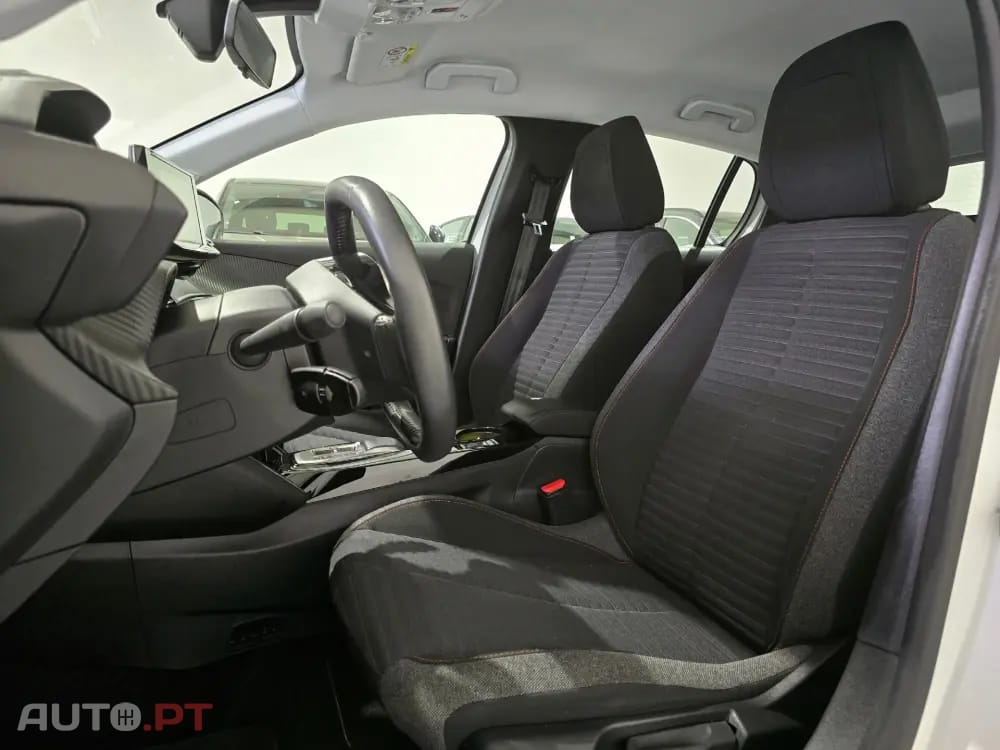 Peugeot E-208 50 kWh SE Style