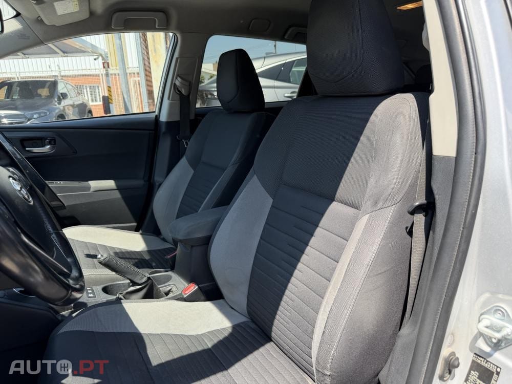 Toyota Auris Touring Sports 1.8 HSD Comfort +P.Techno+P.Sport