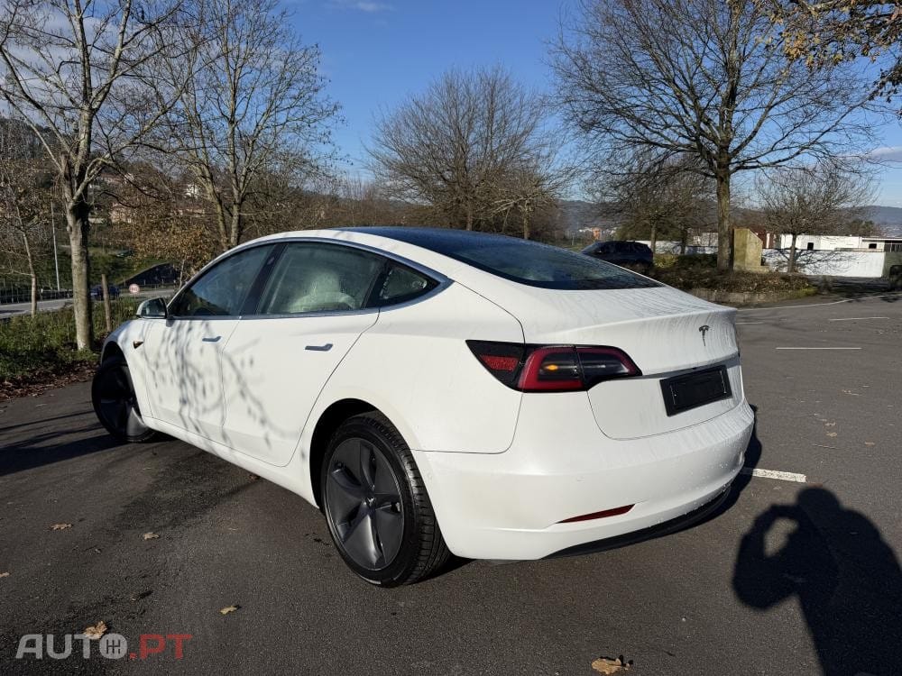 Tesla Model 3 Standard Range Plus RWD
