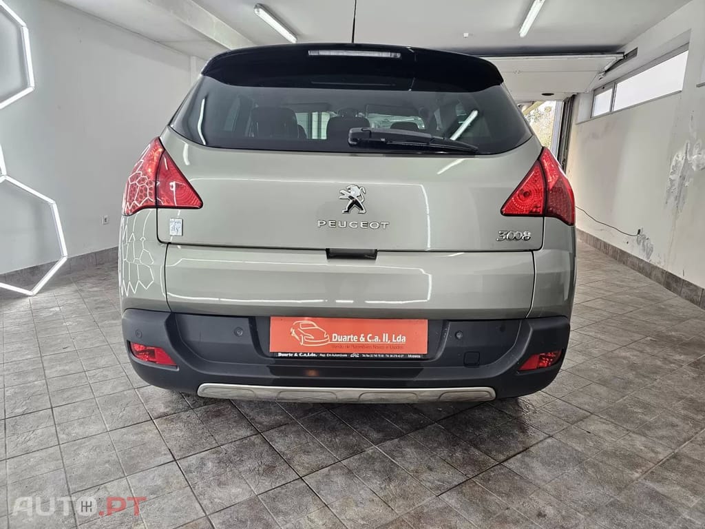 Peugeot 3008 2.0 HDi Hybrid4 88g