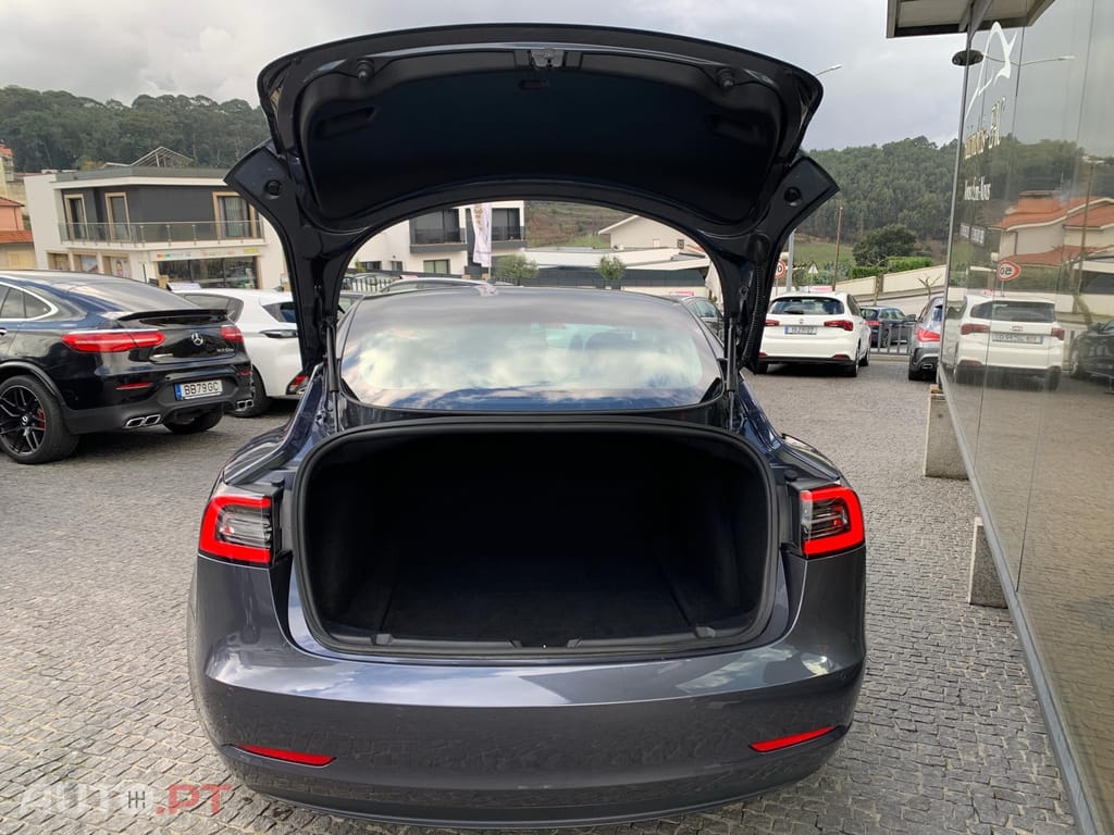 Tesla Model 3 Long-Range Dual Motor AWD