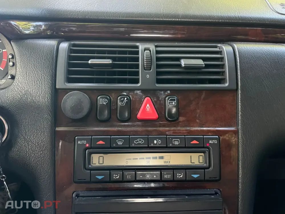 Mercedes-Benz E 300 TD Classic