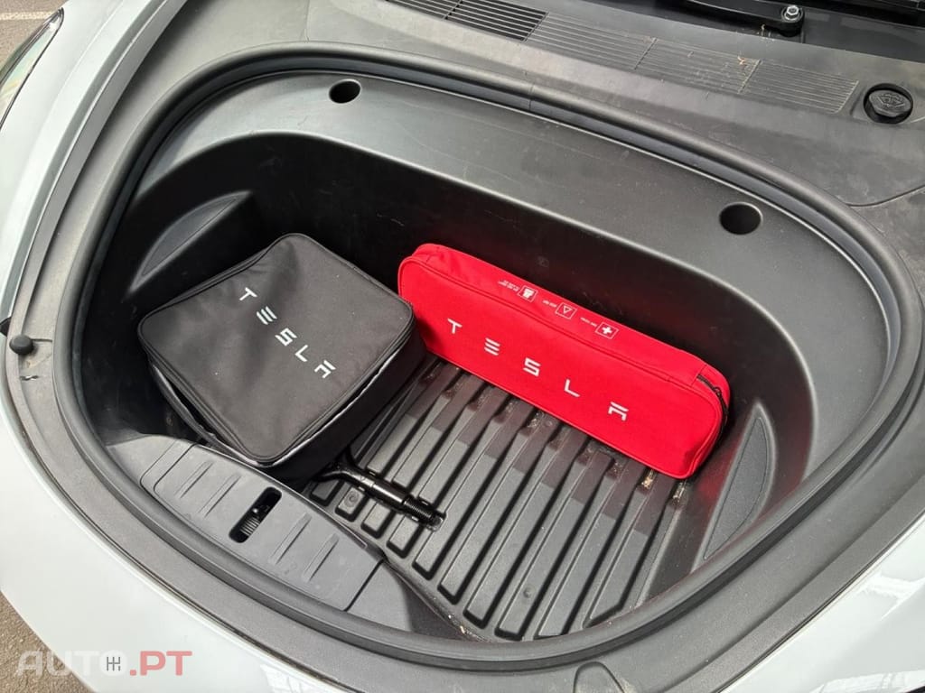 Tesla Model 3 Standard Range Plus RWD