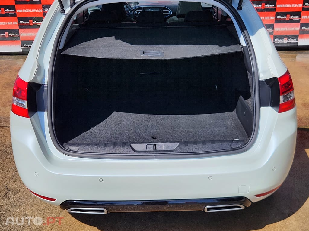 Peugeot 308 1.6 BlueHDi Style J17