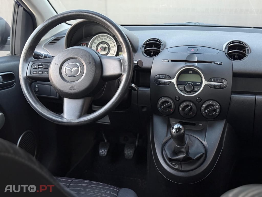 Mazda 2 1.3 MZR Navi Series — fotografia 12