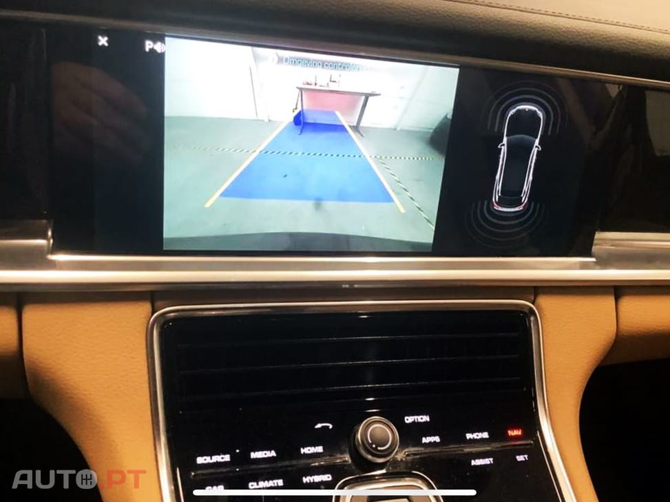 Porsche Panamera 4 E-Hybrid