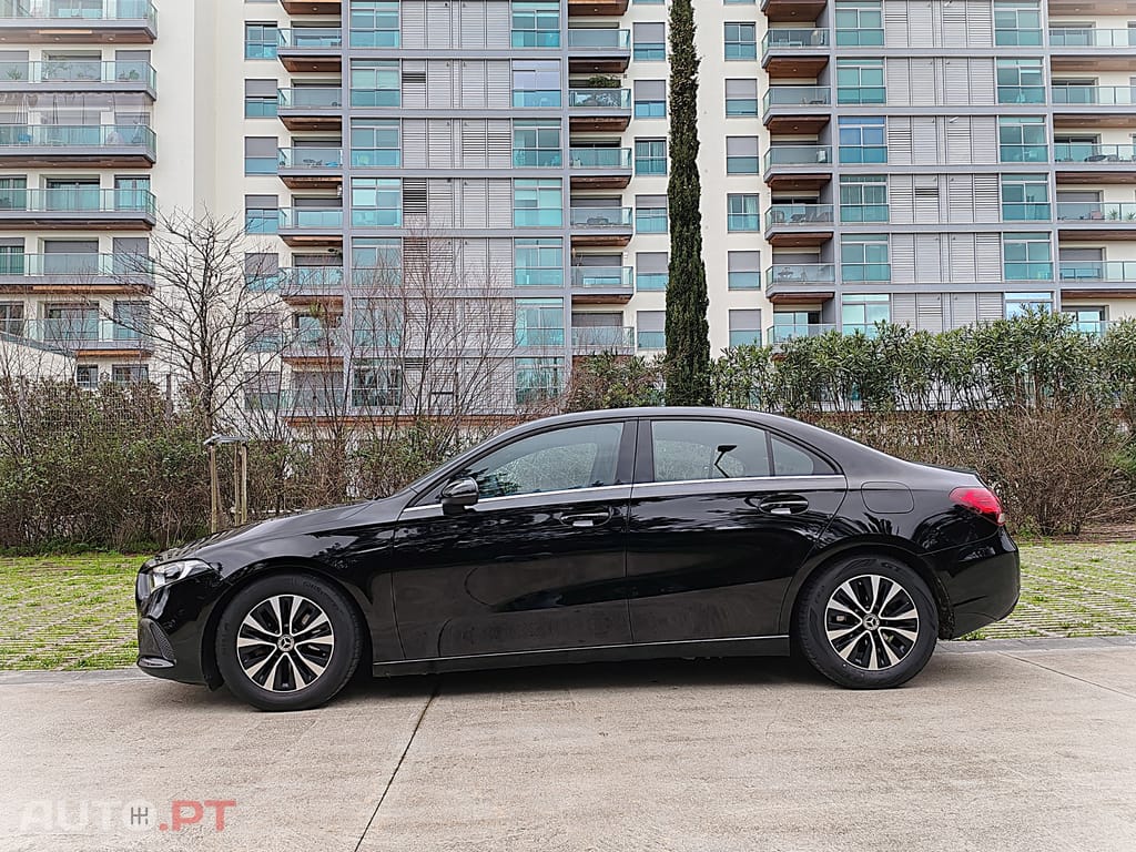 Mercedes-Benz A 180 d limousine style