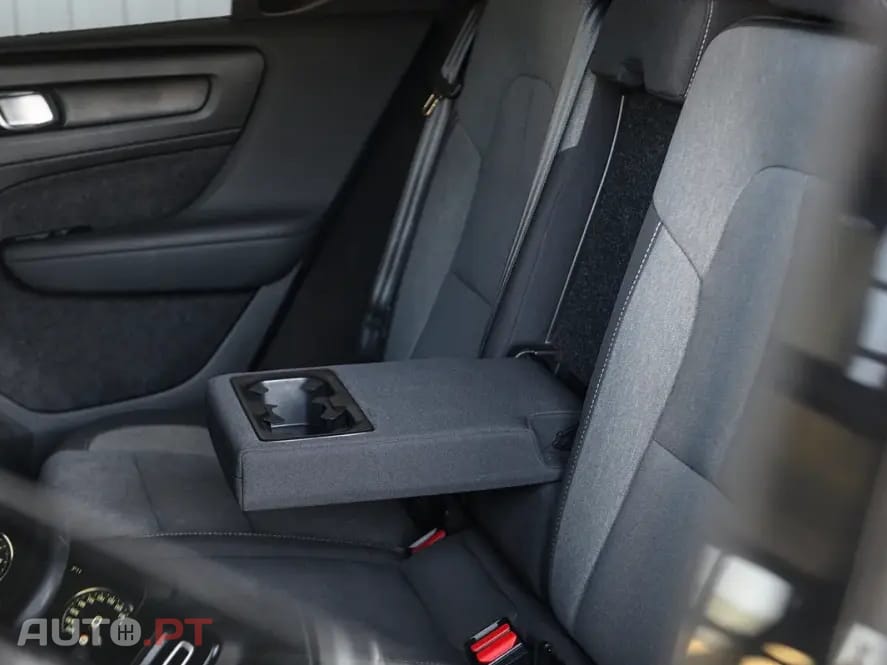 Volvo XC40 1.5 T2 Plus Dark Auto