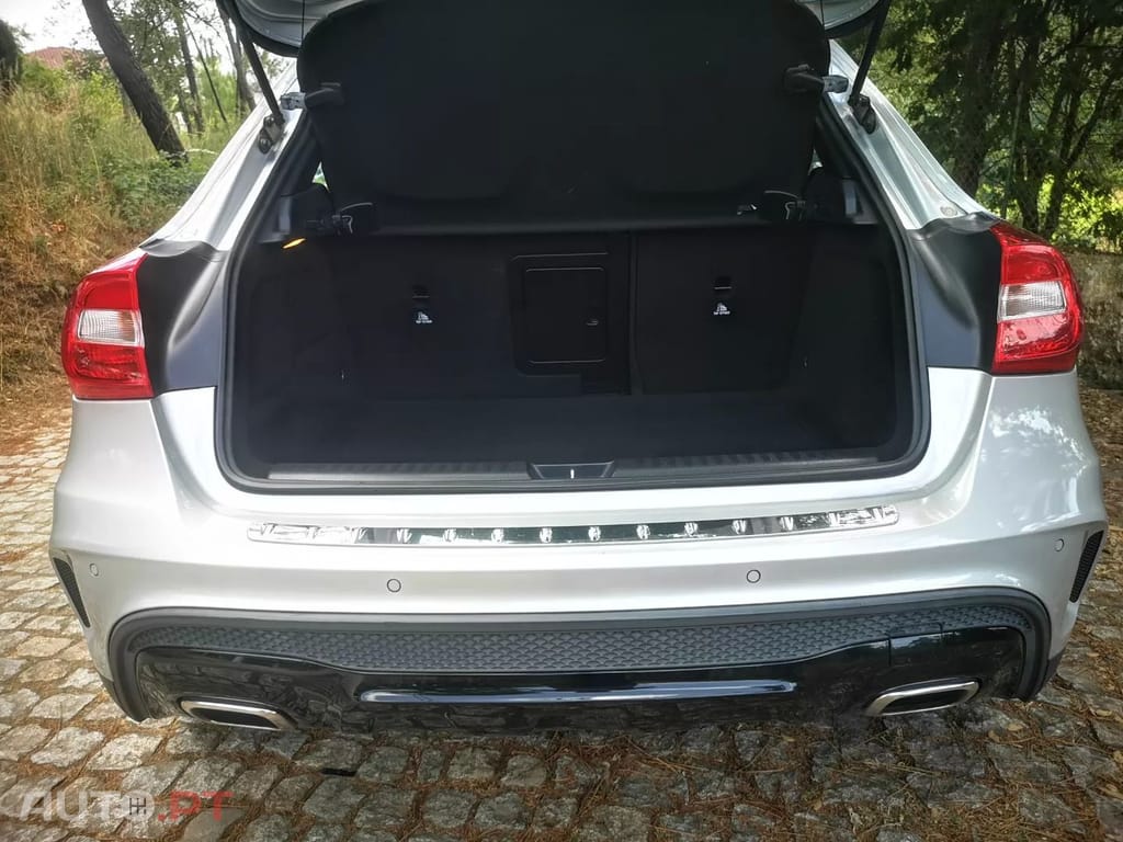 Mercedes-Benz GLA 180 CDI AMG Line — fotografia 17
