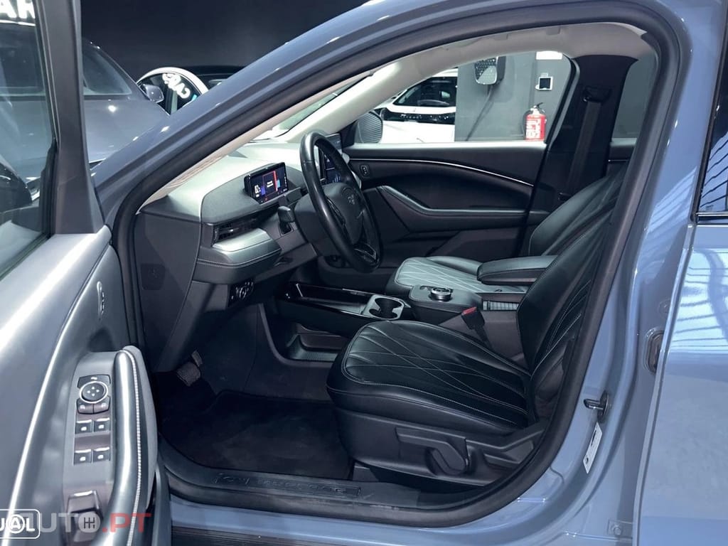 Ford Mustang Mach-E Standard