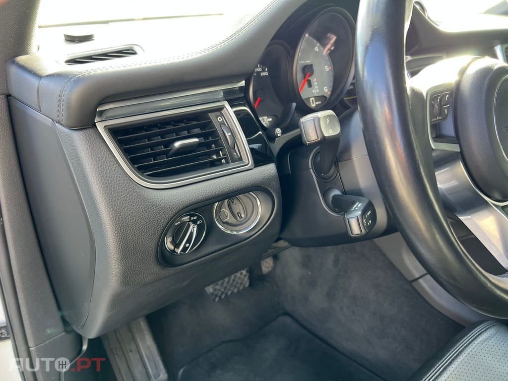 Porsche Macan S