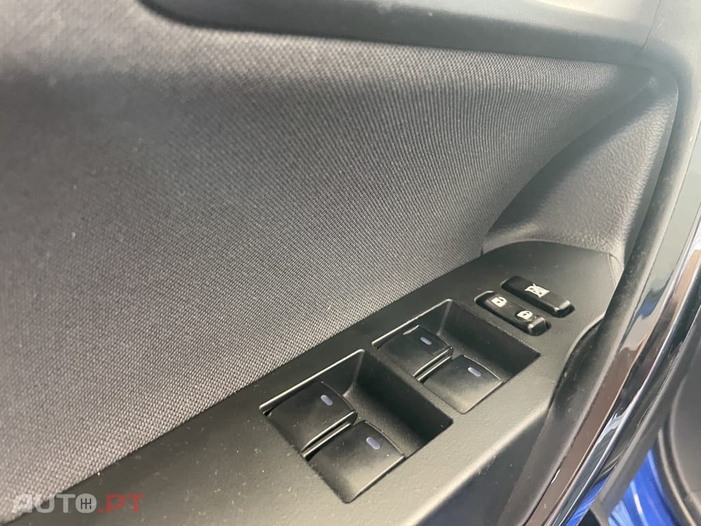 Toyota Auris 1.8 HSD Comfort +P.Techno+P.Sport